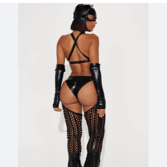 Mistress kitty 🔥 Catwoman costume cosplay Fashion Nova Cat woman Halloween - Picture 5 of 16
